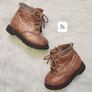 5c Wonder Nation boots EUC